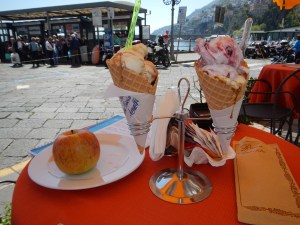 Lunch on the Amalfi coast. very healthy kiwi fruit (eaten) and BIG apple!